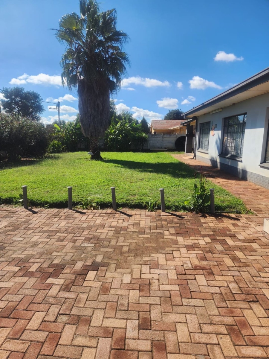 5 Bedroom Property for Sale in Meiringspark North West